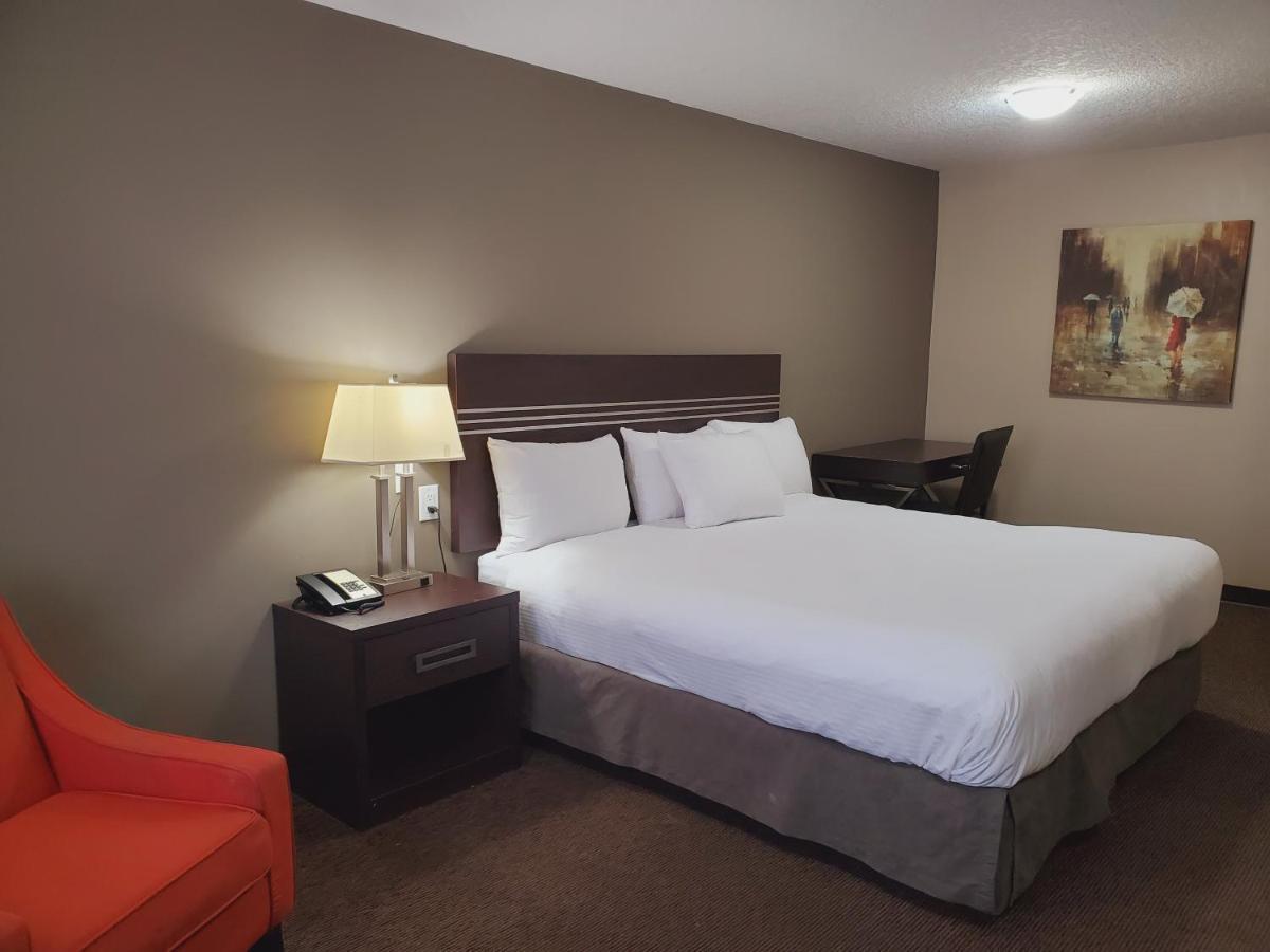 Royal Lodge Edmonton Exterior photo