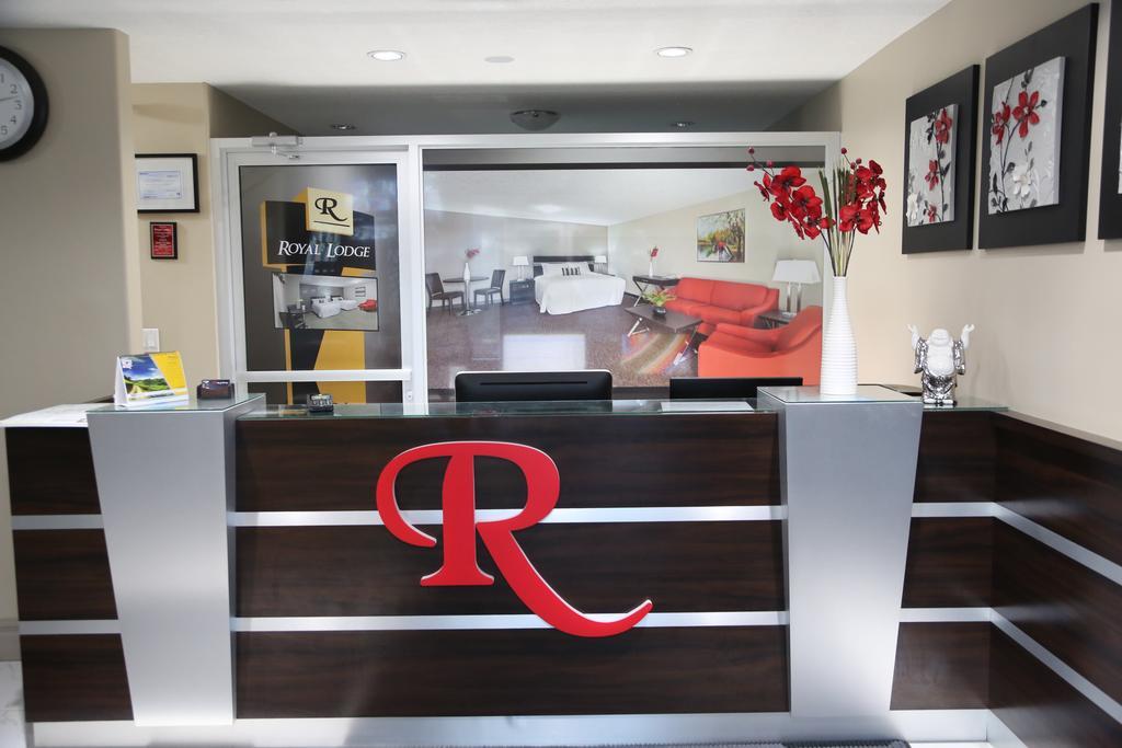 Royal Lodge Edmonton Exterior photo