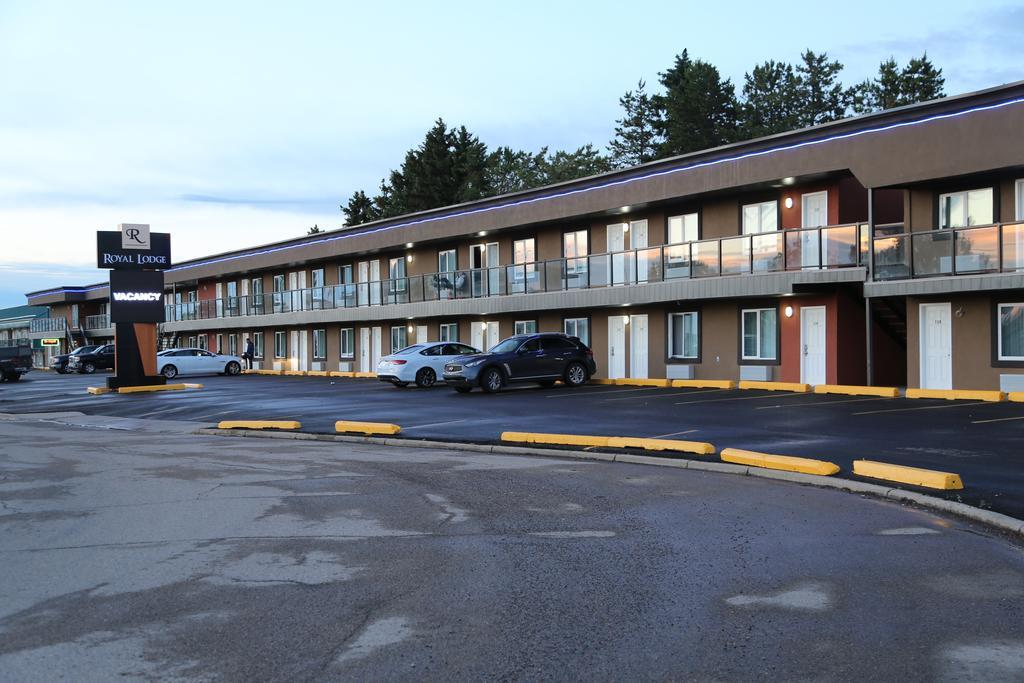 Royal Lodge Edmonton Exterior photo