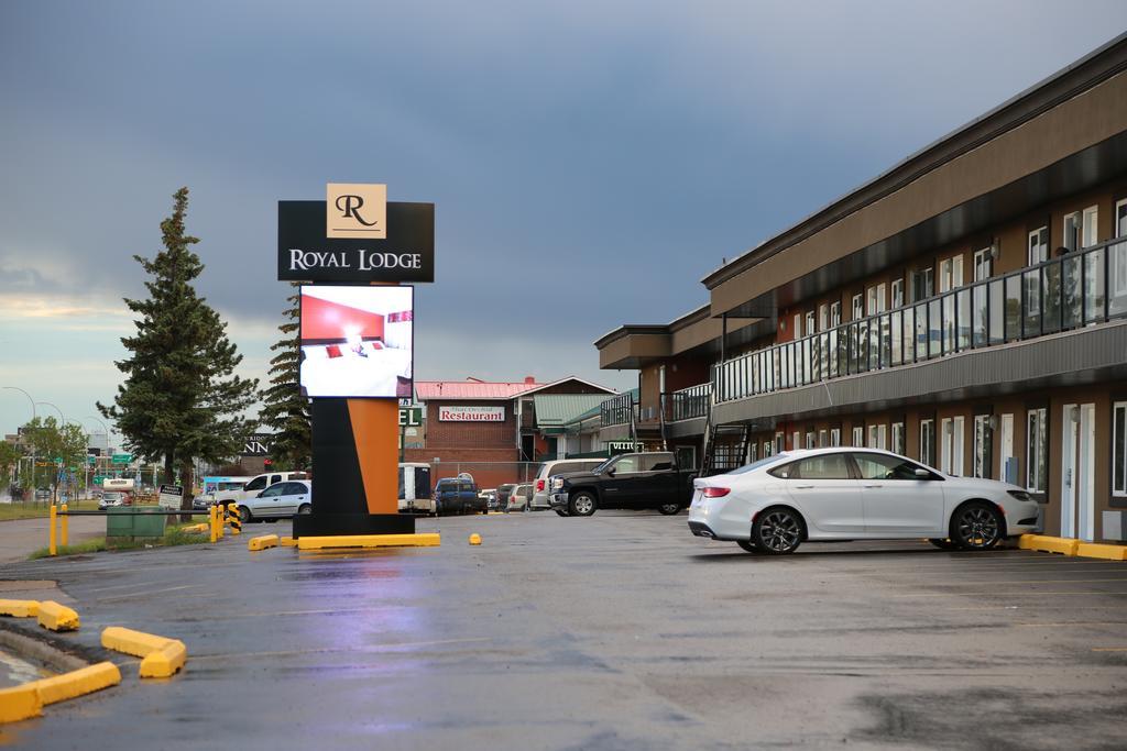 Royal Lodge Edmonton Exterior photo