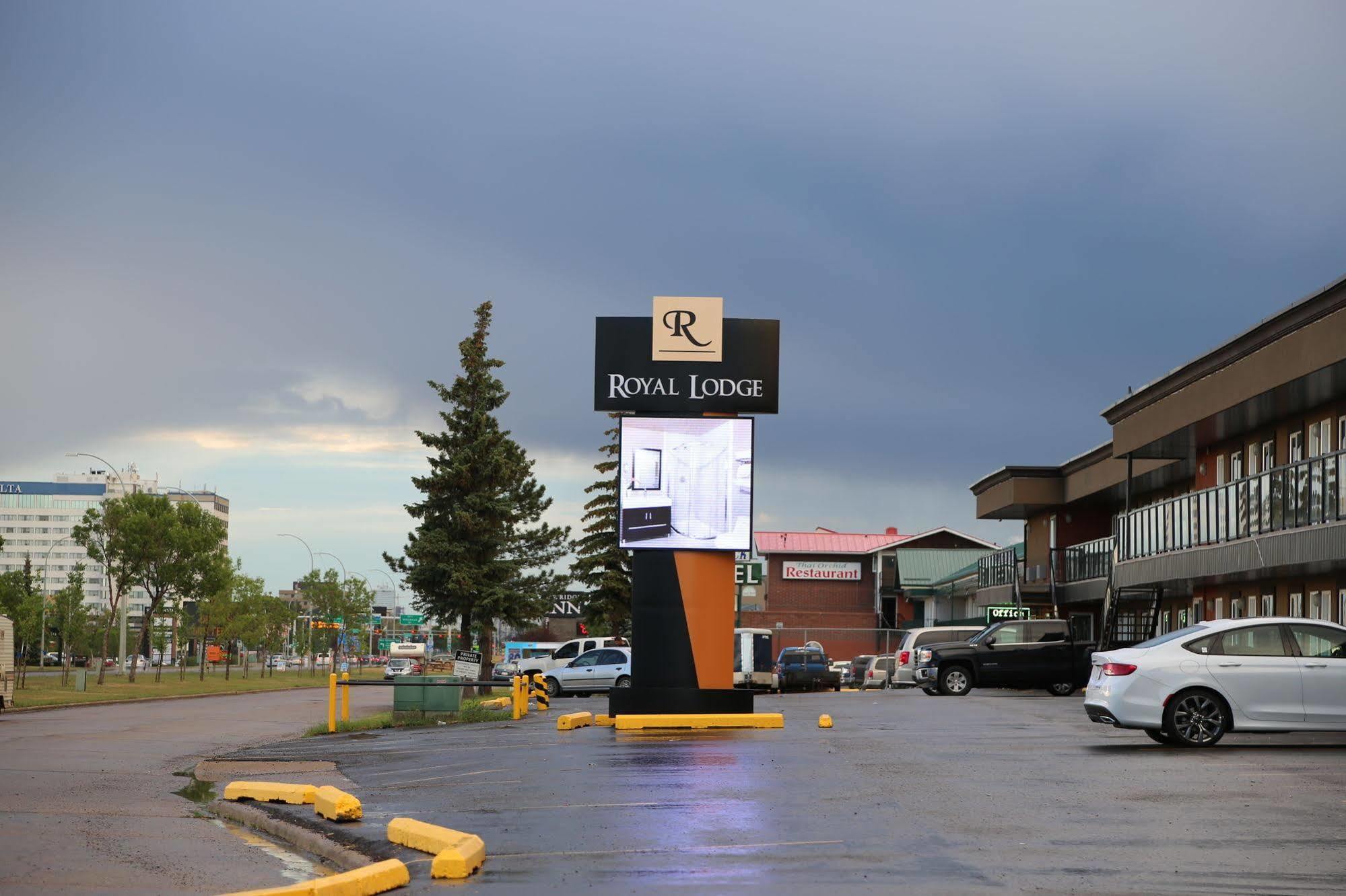 Royal Lodge Edmonton Exterior photo